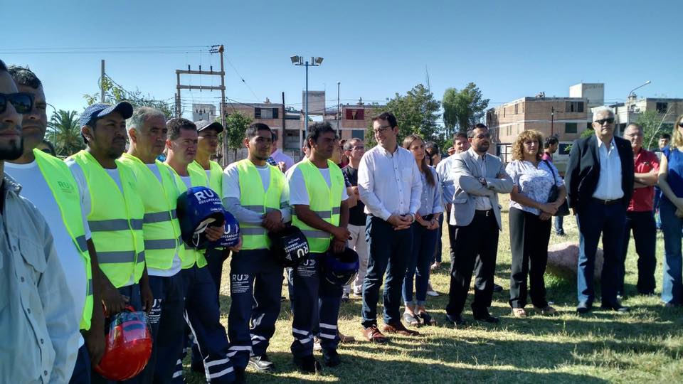 Mientras unos ya se encuentran trabajando, otros van camino de un santuario.